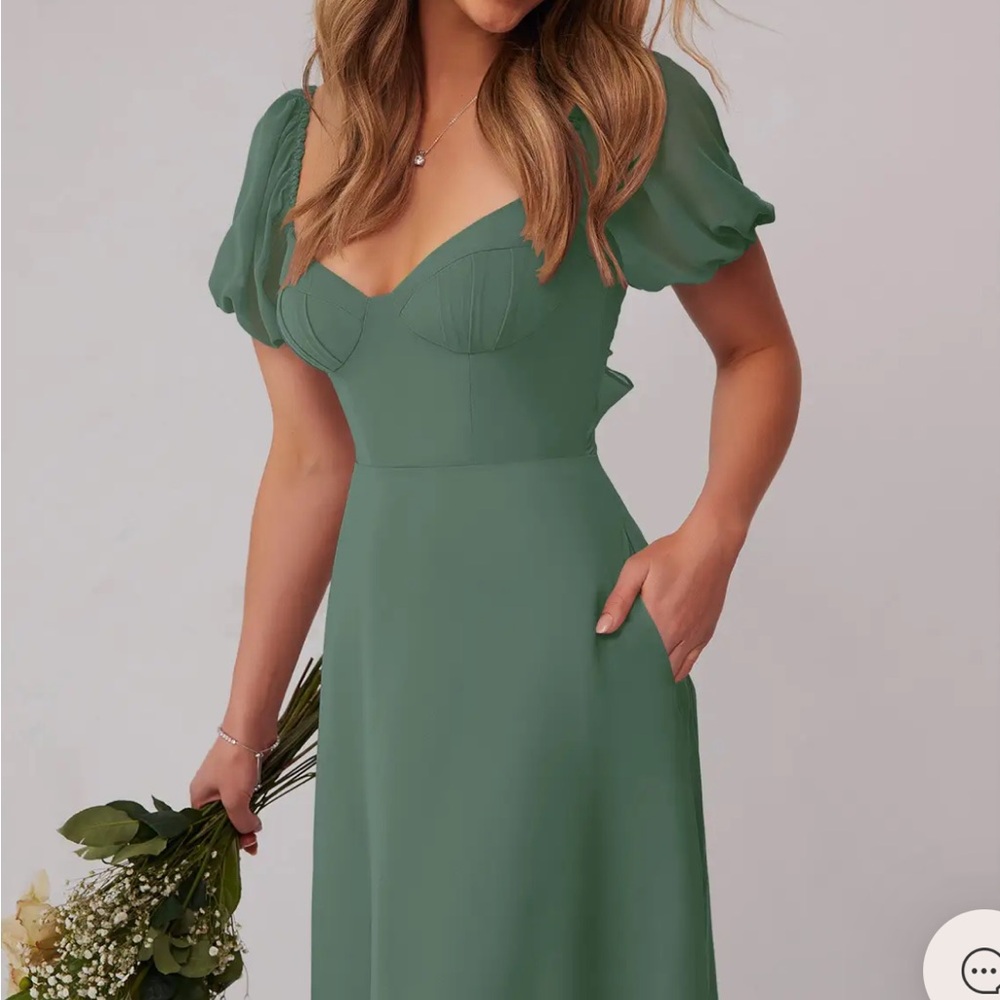 BARBIE AZAZIE BRIDESMAID DRESS
Chiffon A-line Dress with Puff Sleeves Eucalyptus